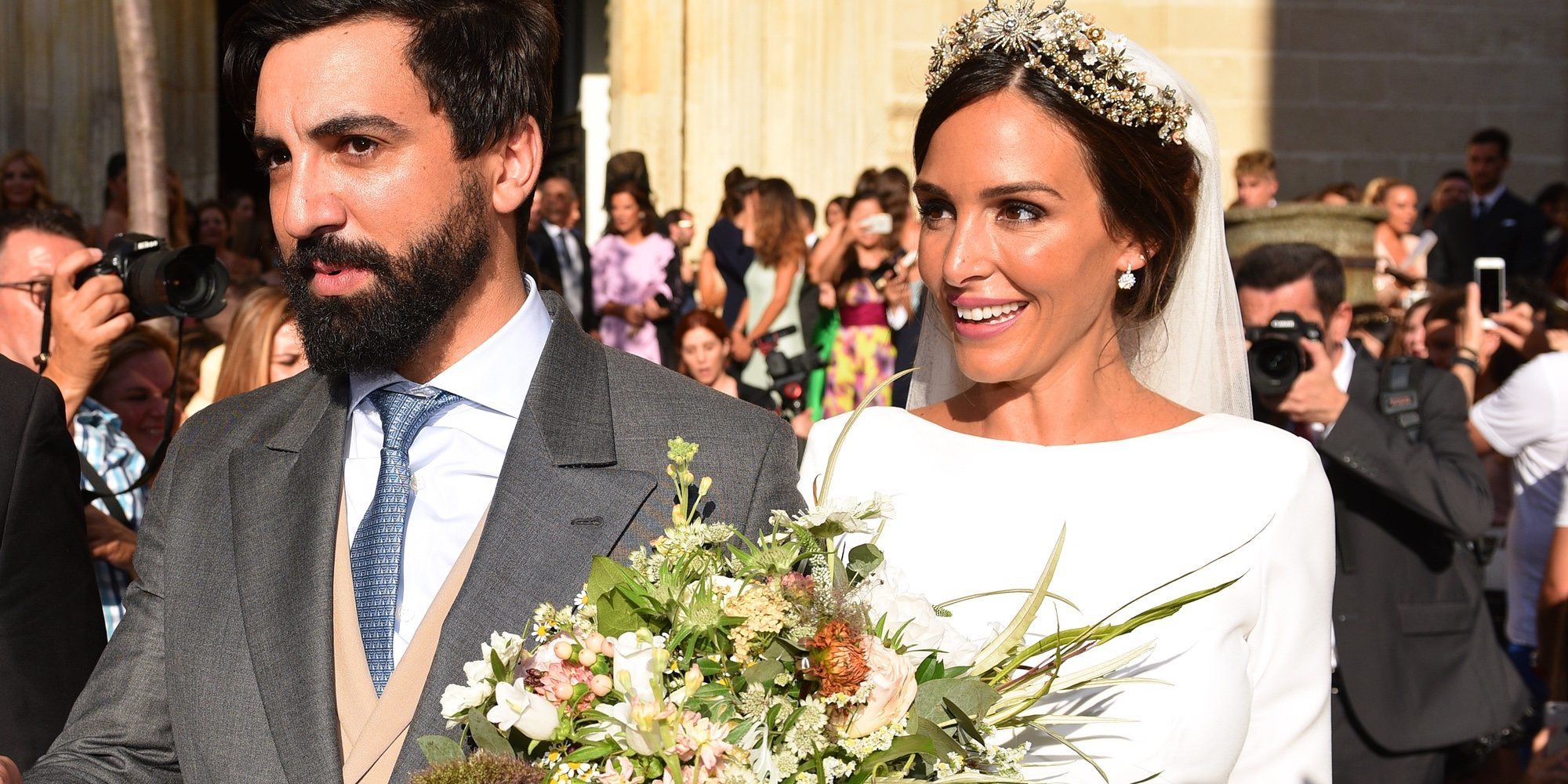 Rocío Osorno y Coco Robatto se casan en una preciosa y tradicional boda en la Catedral de Sevilla