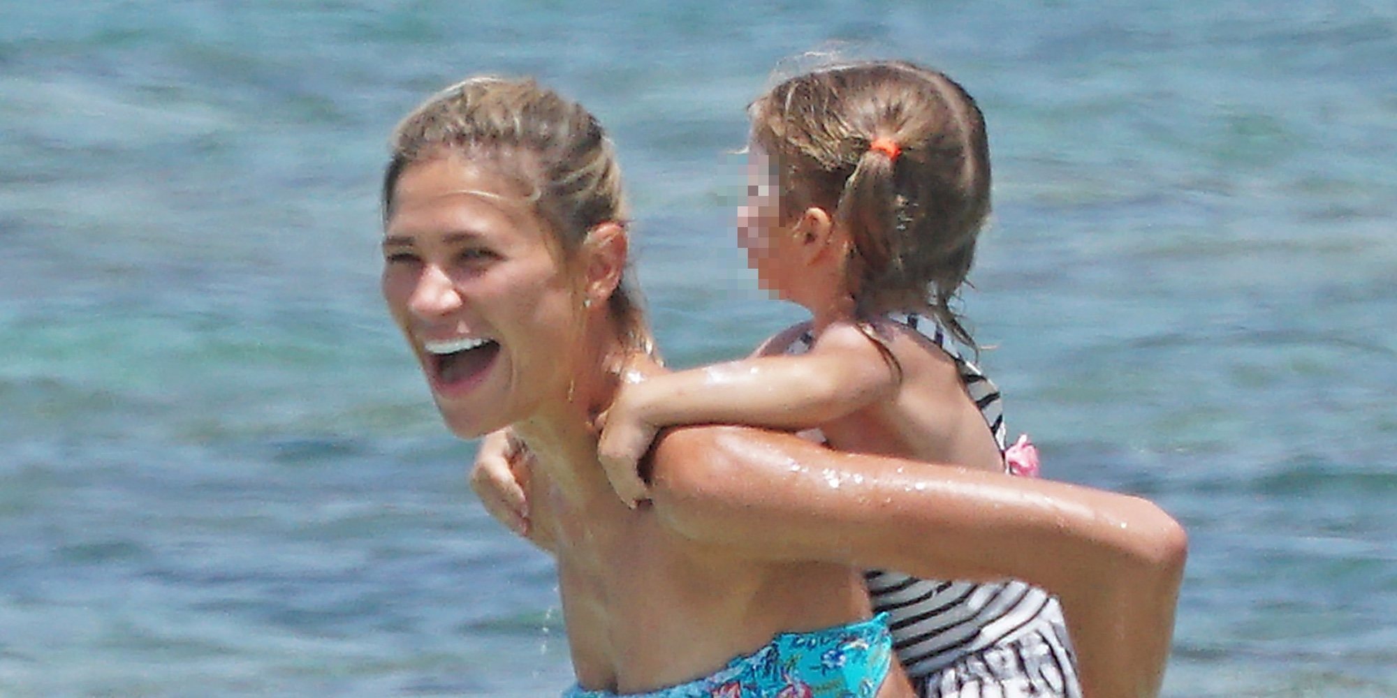 Carla Pereyra y Diego Simeone continúan disfrutando de Formentera con su hija Francesca y Giovanni Simeone