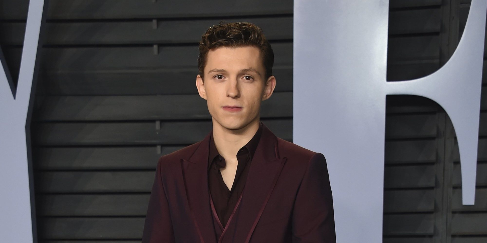 Tom Holland, pillado con una misteriosa chica en el Hyde Park Festival de Londres