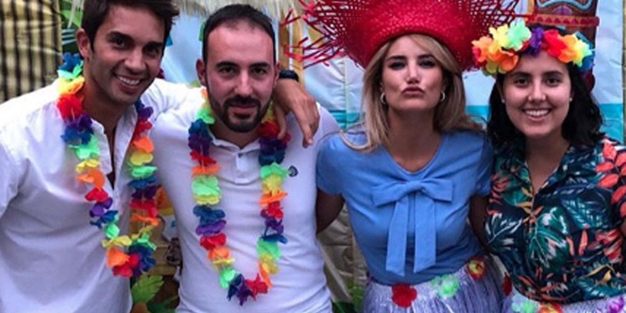 Alba Carrillo celebra su cumpleaños rodeada de sus amigos de toda la vida