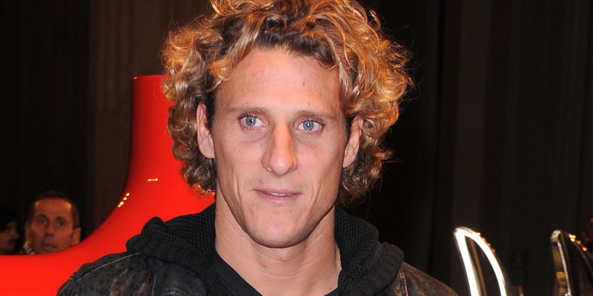 Diego Forlán se retira del fútbol profesional tras más de veinte años de éxitos a sus espaldas