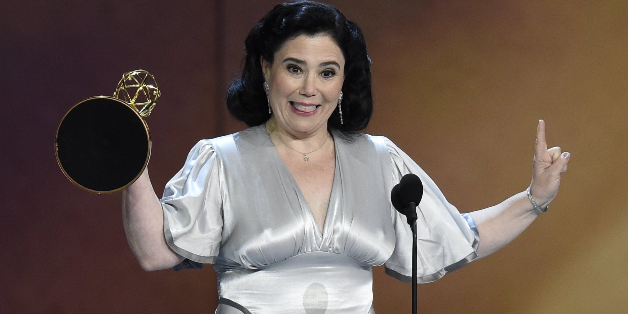 El divertido discurso de Alex Borstein en los Emmy 2019: "Esta noche no llevo bragas"