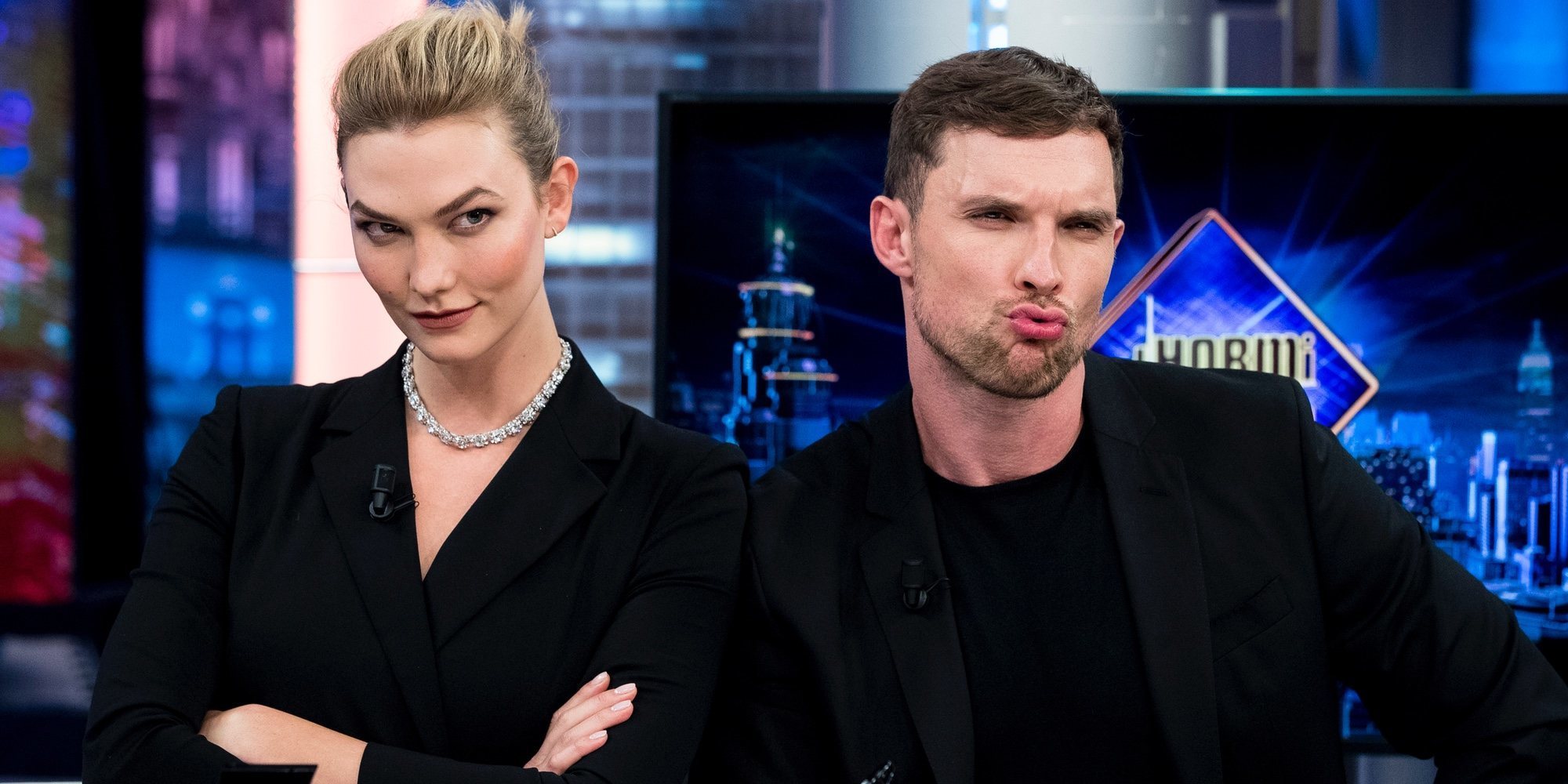 Karlie Kloss y Ed Skrein, la envidia de Pablo Motos por la increíble belleza de ambos en 'El Hormiguero'