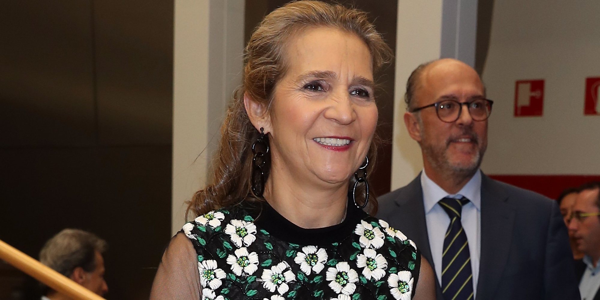 La fugaz escapada de la Infanta Elena a Sevilla: trabajo y comida en un restaurante que tiene un postre con su nombre