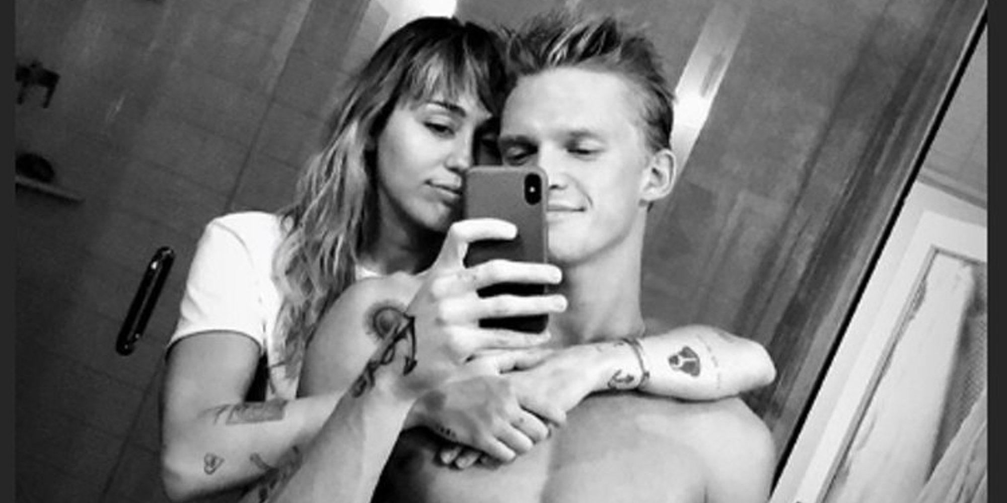 El beso de Miley Cyrus y Cody Simpson que confirma su relación