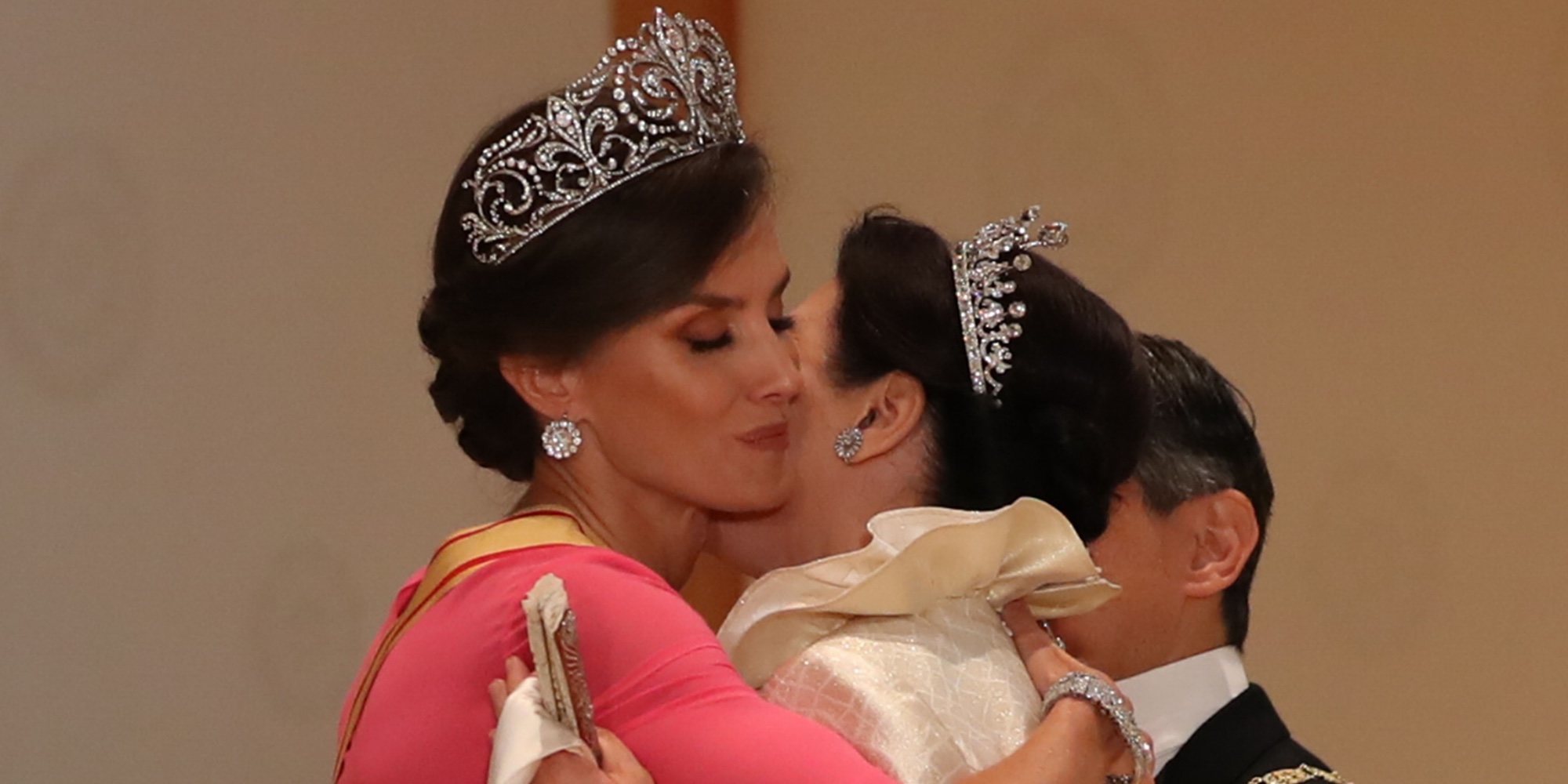 La Reina Letizia, la royal más calida: de su abrazo cariñoso a Masako de Japón y a su aprecio a Victoria de Suecia