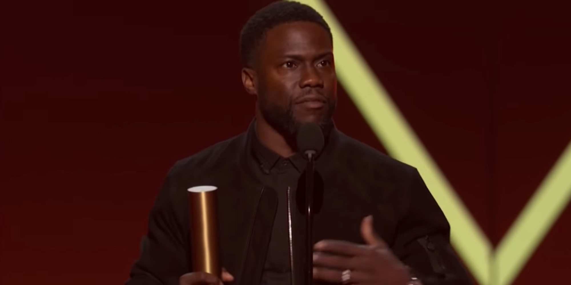 Kevin Hart reaparece públicamente tras su accidente en los People's Choice Awards 2019: "Aprecio más la vida"