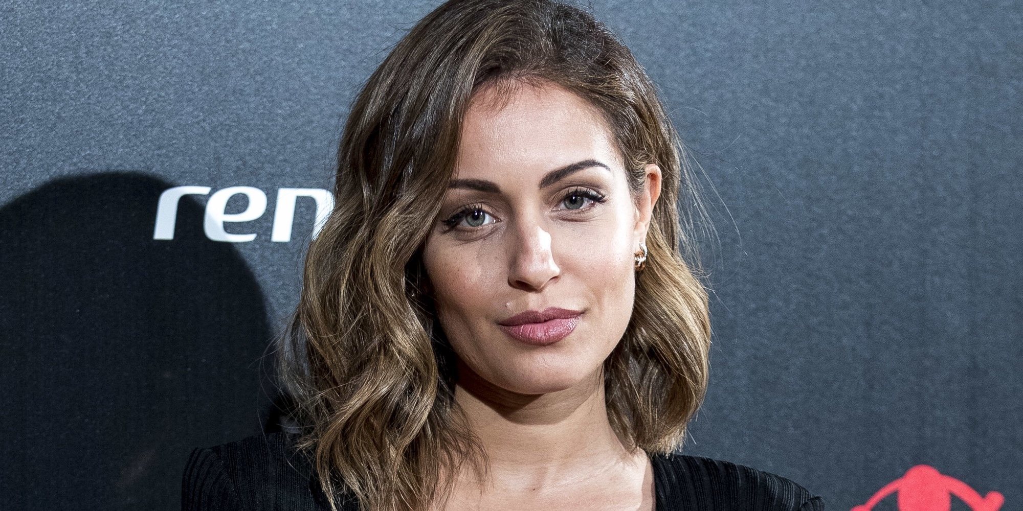 Hiba Abouk habla sobre su embarazo en un evento a favor de la infancia: "No será hijo único"