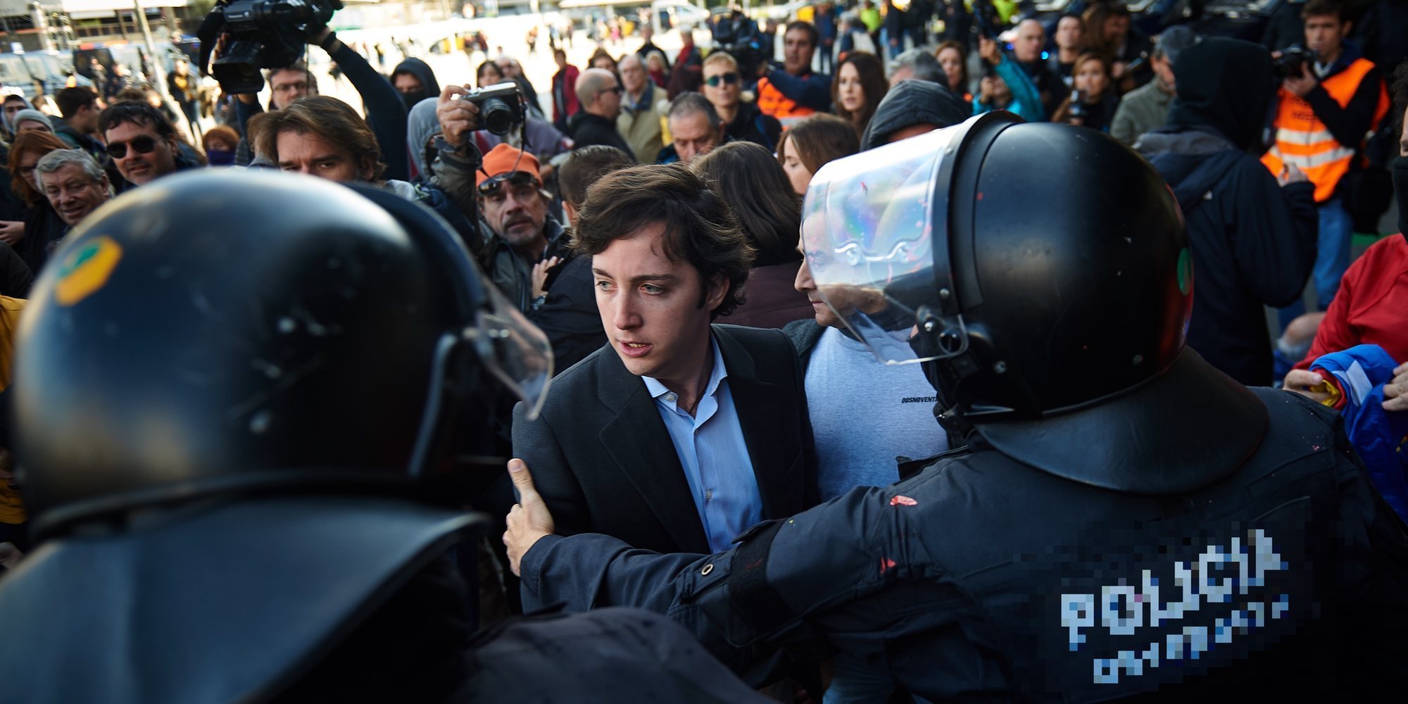 El Pequeño Nicolás se enfrenta a los CDR en la estación de Sants de Barcelona