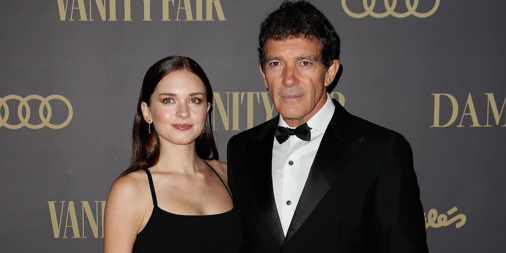 Antonio Banderas, apoyado por Stella del Carmen tras recibir un premio como Personaje del Año