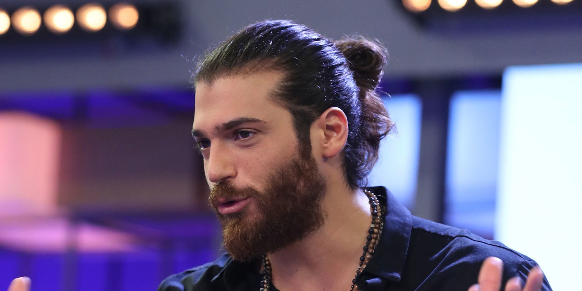 Can Yaman, sobre la locura que ha desatado con sus fans: "En mi país piensan que les he contratado a todos"