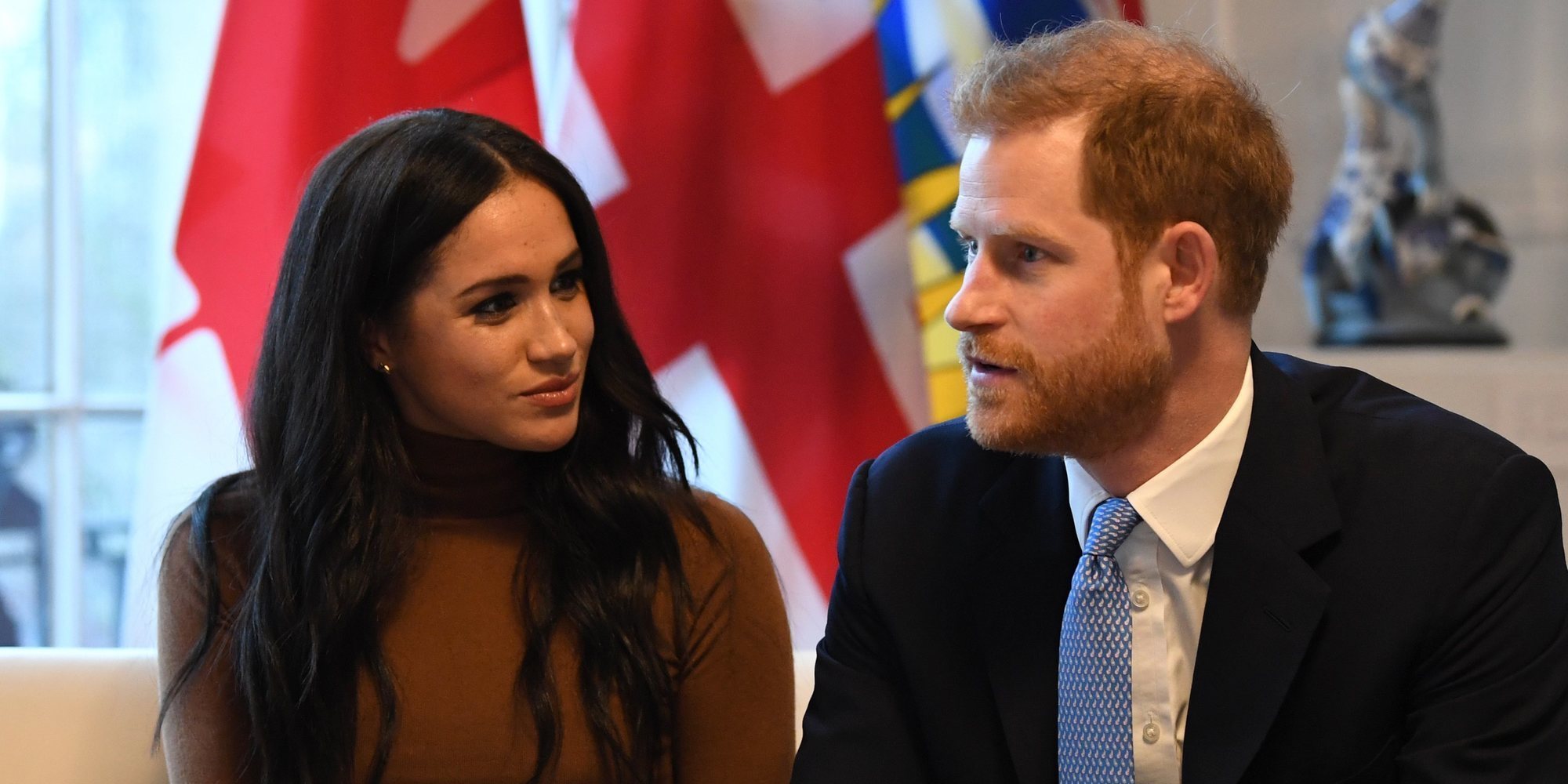 El Príncipe Harry y Meghan Markle abandonan la Casa Real Británica pero seguirán apoyando a la Corona