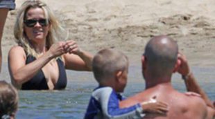 Reese Witherspoon disfruta del sol y del mar junto a su marido y sus hijos en Hawai