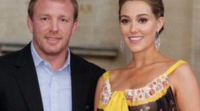 El director Guy Ritchie y su novia Jacquie Ainsley se convierten en padres de un niño