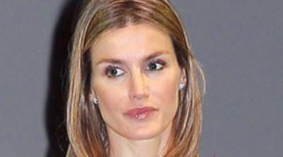 La princesa Letizia hace entrega del premio 'V de Vida' a Enrique Ponce