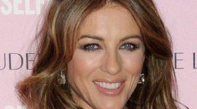 Liz Hurley, embajadora de Estee Lauder en su lucha contra el cáncer de mama