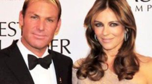 Liz Hurley prepara su boda con Shane Warne tras una romántica pedida de mano