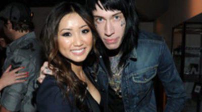 Trace Cyrus, hermano de Miley Cyrus, y Brenda Song se comprometen