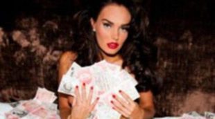 Tamara Ecclestone posa desnuda y rodeada de un millón de dólares para promocionar su reality 'Billion Dollar Girl'