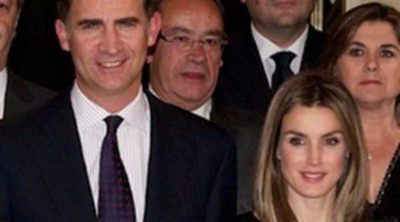 Los Príncipes Felipe y Letizia presiden la entrega del Premio de Periodismo 'Francisco Cerecedo' a Miguel Mora