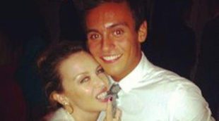 Tom Daley se divierte con Kylie Minogue y One Direction en la boda de James Corden y Julia Carey