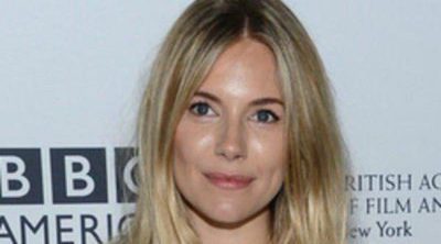 Sienna Miller retoma su vida social presentando 'The Girl' tres meses después del nacimiento de Marlowe