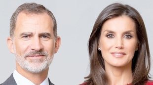 Lo que la Familia Real dice con los retratos oficiales de los Reyes Felipe y Letizia y sus hijas Leonor y Sofía