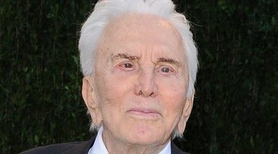 Kirk Douglas dona su fortuna a diferentes obras benéficas y deja a su hijo Michael Douglas sin herencia