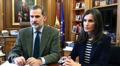 La Reina Letizia abandona el aislamiento autoimpuesto participando en una videoconferencia junto al Rey Felipe