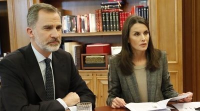 Los Reyes Felipe y Letizia se reúnen virtualmente con rostros conocidos: Fernando Alonso, Antonio Banderas...