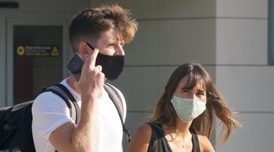 Aitana y Miguel Bernardeau vuelven a Ibiza tras su viaje exprés a Madrid por trabajo