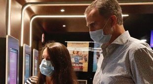 Los Reyes Felipe y Letizia disfrutan de una noche de cine para apoyar al sector