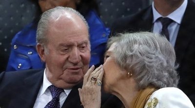 La pregunta de la Reina Sofía al Rey Juan Carlos en su despedida: "¿A quién te vas a llevar?"