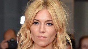 Sienna Miller revela que Chadwick Boseman renunció a parte de su sueldo para dárselo a ella cuando trabajaron juntos