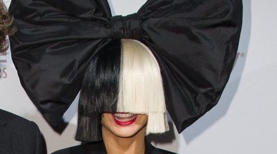 La cantante Sia se suma a las acusaciones de FKA Twigs sobre Shia LaBeouf