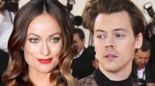 Harry Styles y Olivia Wilde, pareja sorpresa: Acudieron de la mano a una íntima boda