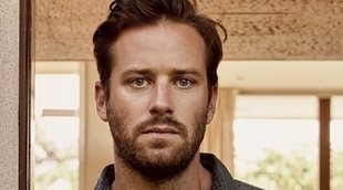 Una ex de Armie Hammer se pronuncia sobre su canibalismo: "Quería cocinar mi costilla en la barbacoa y comérsela"