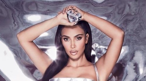 Kim Kardashian celebra San Valentín 2021 con el lanzamiento de 'KKW Metallic Hearts'