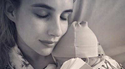 Emma Roberts enseña la carita de su hijo Rhodes Robert