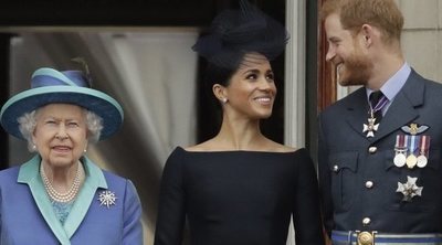 El Príncipe Harry y Meghan Markle mantienen el contacto con la Reina Isabel a través de correo electrónico