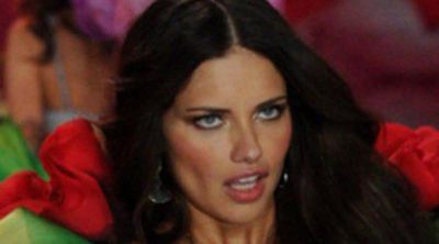 Adriana Lima y Alessandra Ambrosio lucen tipazo en el show de Victoria's Secret poco después de dar a luz