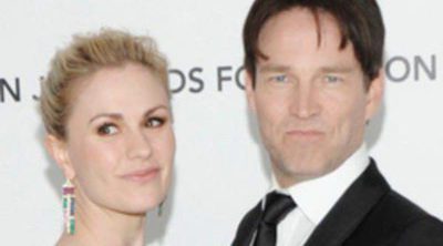 Los actores de 'True Blood' Anna Paquin y Stephen Moyer, muy felices de paseo con sus gemelos