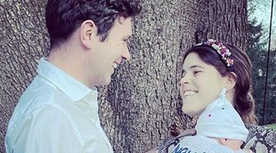 El entrañable posado de Eugenia de York y Jack Brooksbank con su hijo August como protagonista: "El mejor regalo"