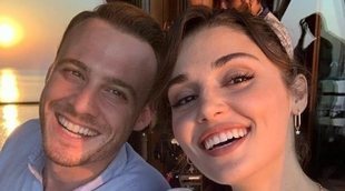 Hande Erçel y Kerem Bürsin habrían confirmado su relación desde Maldivas