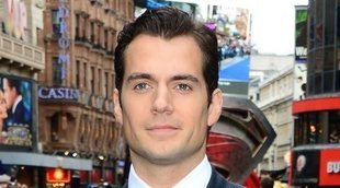 Henry Cavill pone fin a las especulaciones sobre su vida sentimental: "Estoy muy feliz en el amor"