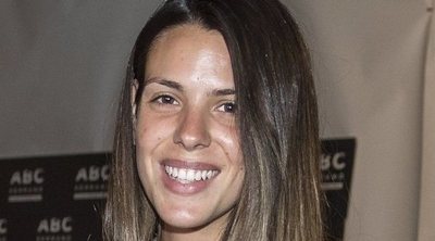 Laura Matamoros viaja en avión para recoger a su nueva mascota y se gasta más de 2.000 euros en ella