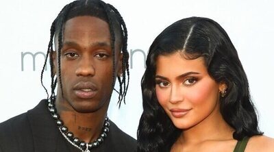 Kylie Jenner y Travis Scott posan juntos en una alfombra roja tras negar que estén juntos de nuevo