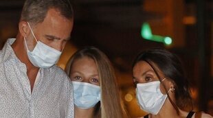 Los Reyes Felipe y Letizia y sus hijas sorprenden disfrutando de una cena en el restaurante de Martín Berasategui