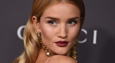 Rosie Huntington-Whiteley anuncia su segundo embarazo presumiendo de barriga