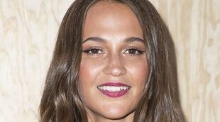 Alicia Vikander confirma que ha sido madre y habla sobre su recién estrenada maternidad